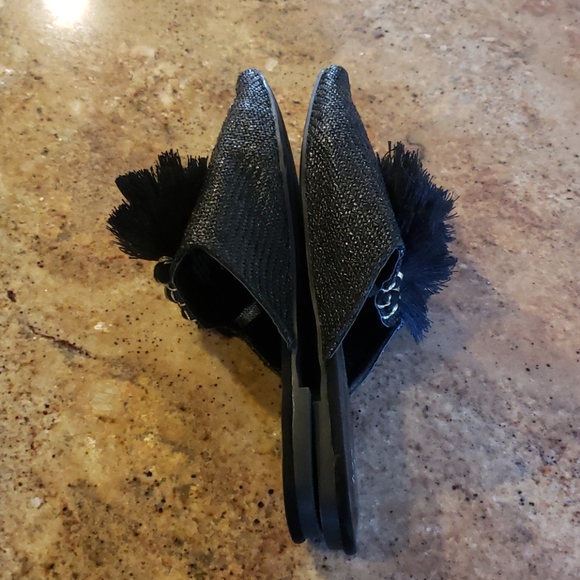 Black tasseled slides. Size 7 - Picture 4 of 6